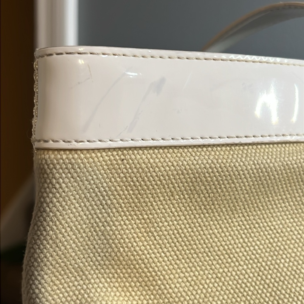 Tory Burch Tan and White Tote Bag - Picture 14 of 16